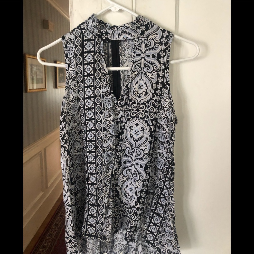 Sleeveless blouse
